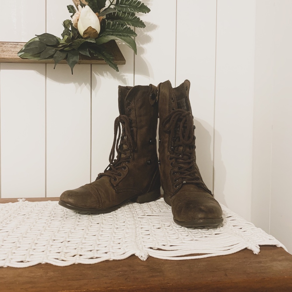 Steve Madden Brown Leather Boots with zipper. 8.5